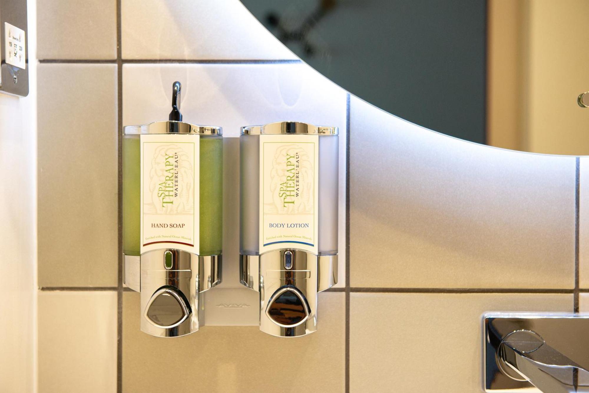 Hampton By Hilton High Wycombe Hotel Екстериор снимка