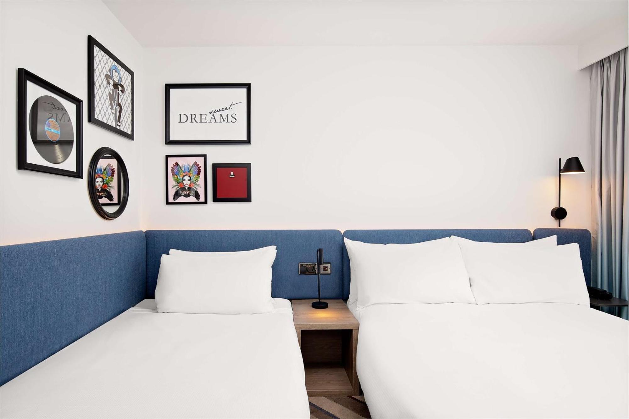 Hampton By Hilton High Wycombe Hotel Екстериор снимка